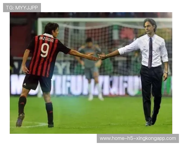 球员在欧冠赛后与家人共享胜利时刻成为温情镜头,欧冠足球运动员 球员在欧冠赛后与家人共享胜利时刻成为温情镜头,欧冠足球运动员