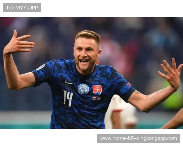 热刺补强左路，罗伯逊成为压哨焦点，热刺门将罗宾逊大脚吊射